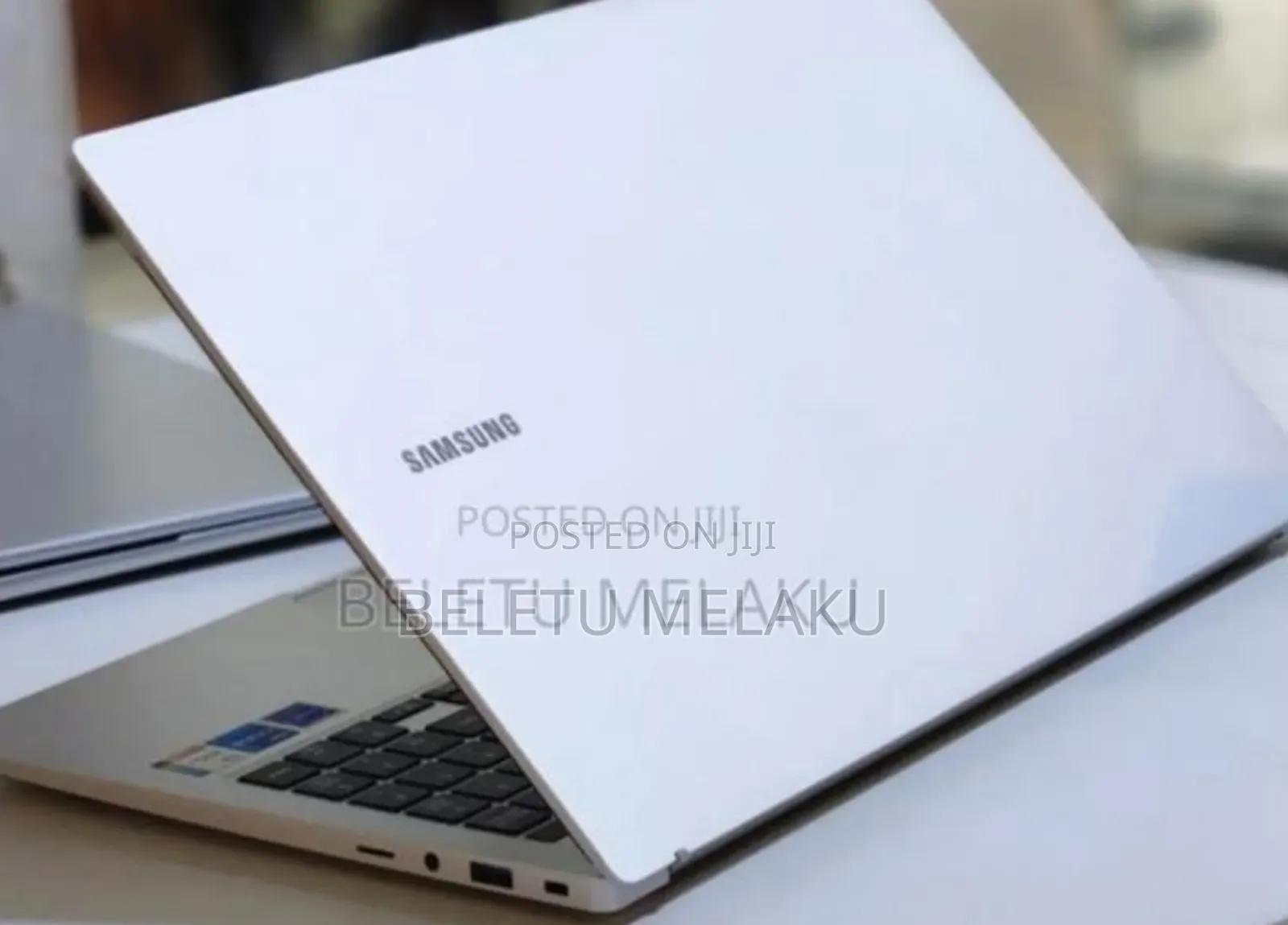 New Laptop Samsung Galaxy Book 2 8GB Intel Core i5 SSD 256GB