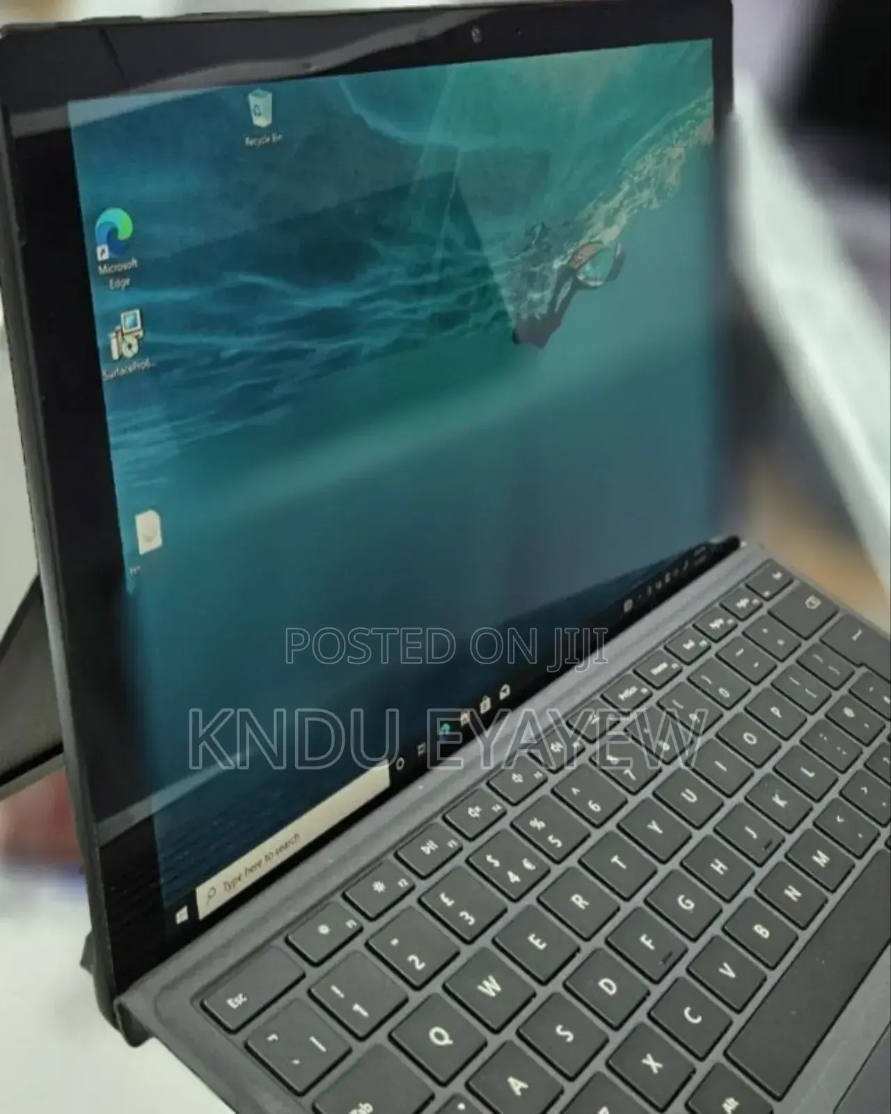 New Laptop Microsoft Surface 8GB Intel Core I7 SSD 256GB