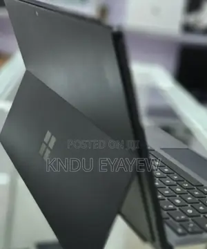 New Laptop Microsoft Surface 8GB Intel Core I7 SSD 256GB