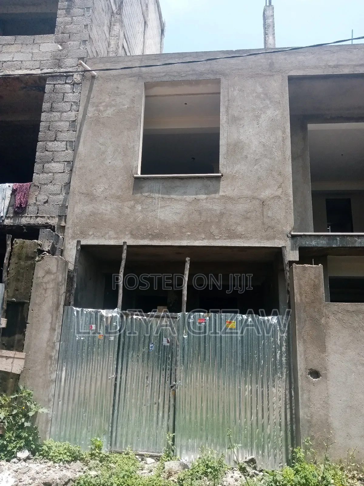 5bdrm House in Akaky Kaliti for sale