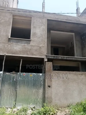 5bdrm House in Akaky Kaliti for sale