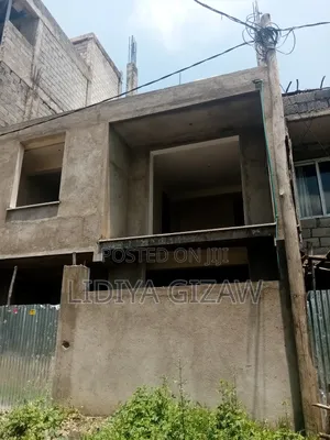 5bdrm House in Akaky Kaliti for sale