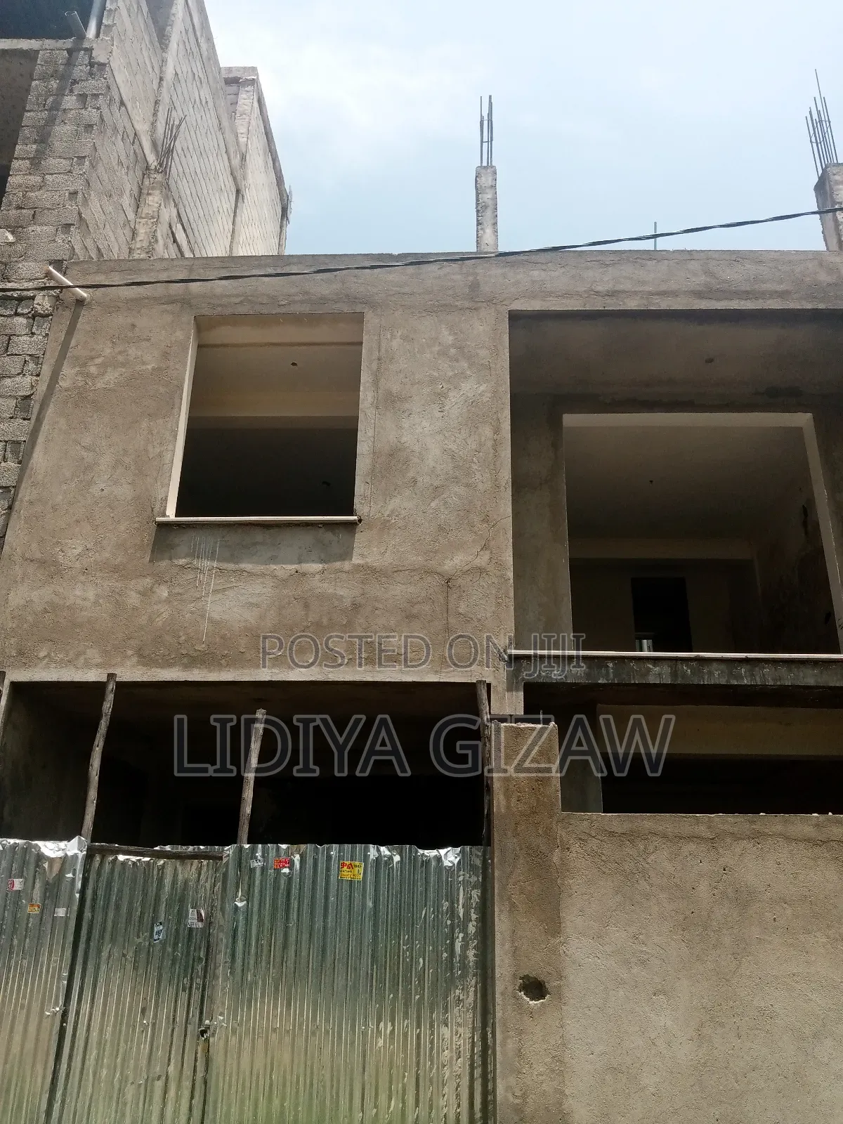 5bdrm House in Akaky Kaliti for sale