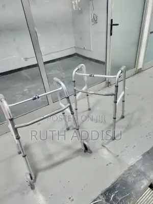 Photo - Foldable Walker段的medical Walker然亦almunium Walker懲治walker