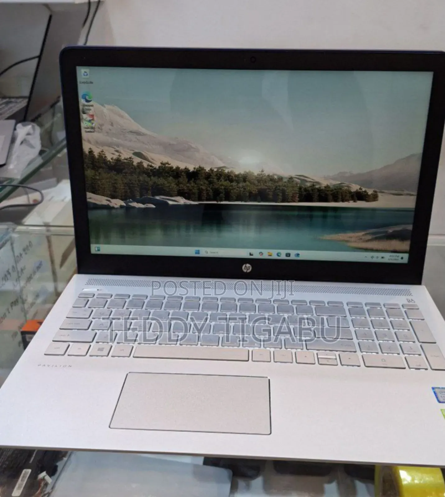 New Laptop HP Pavilion 15 8GB Intel Core I7 HDD 1T