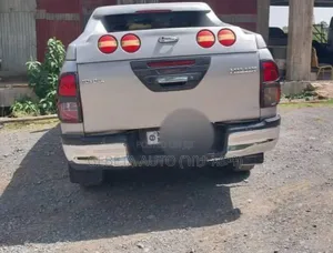Toyota Hilux 2019 Silver