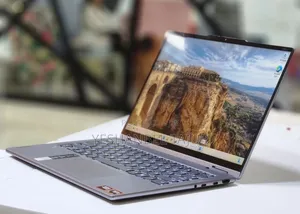 New Laptop Lenovo Yoga 7i 8GB AMD Ryzen 5 SSD 512GB