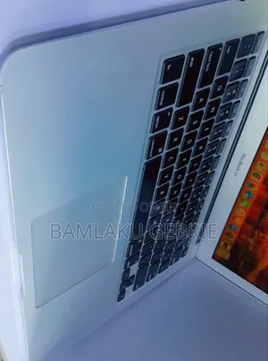 New Laptop Apple MacBook Air 2013 4GB Intel Core I5 SSD 128GB