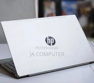 New Laptop HP Pavilion 15 8GB Intel Core I5 SSHD (Hybrid) 1.5T