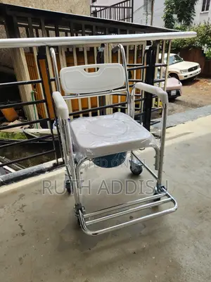 Commode Wheelchair吞噬toilet Wheelchair喬木commode Wheelchair