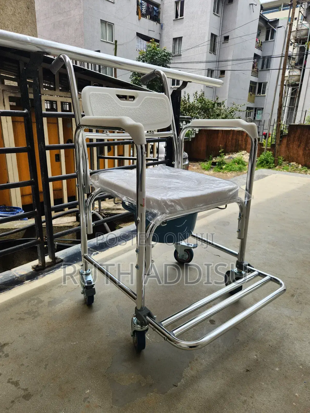 Wheelchair Commode缺怕removable Poty Seat盎我commode Wheelchair