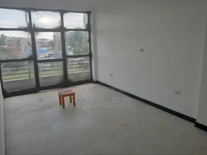 8bdrm Apartment in Yeka for rent