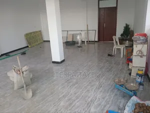 8bdrm Apartment in Yeka for rent