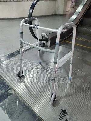 Photo - Foldable With Wheel Walker狗食medical Walker版亦walker Medical