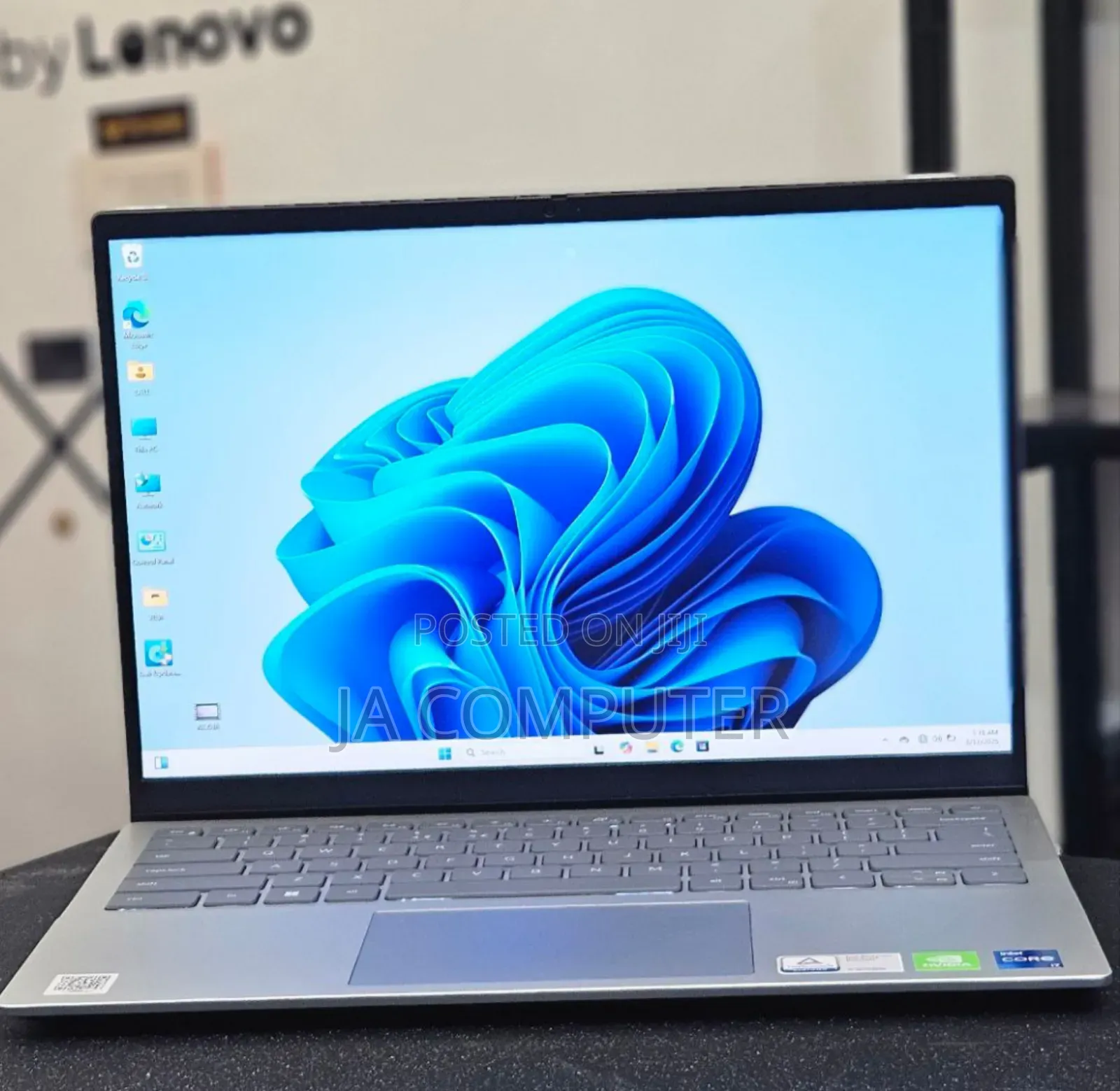 New Laptop Dell Inspiron 16 5620 16GB Intel Core I7 SSD 512GB