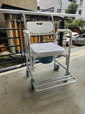 Photo - Toilet Wheelchair妹子commode Wheelchair朓我commode Wheelchair