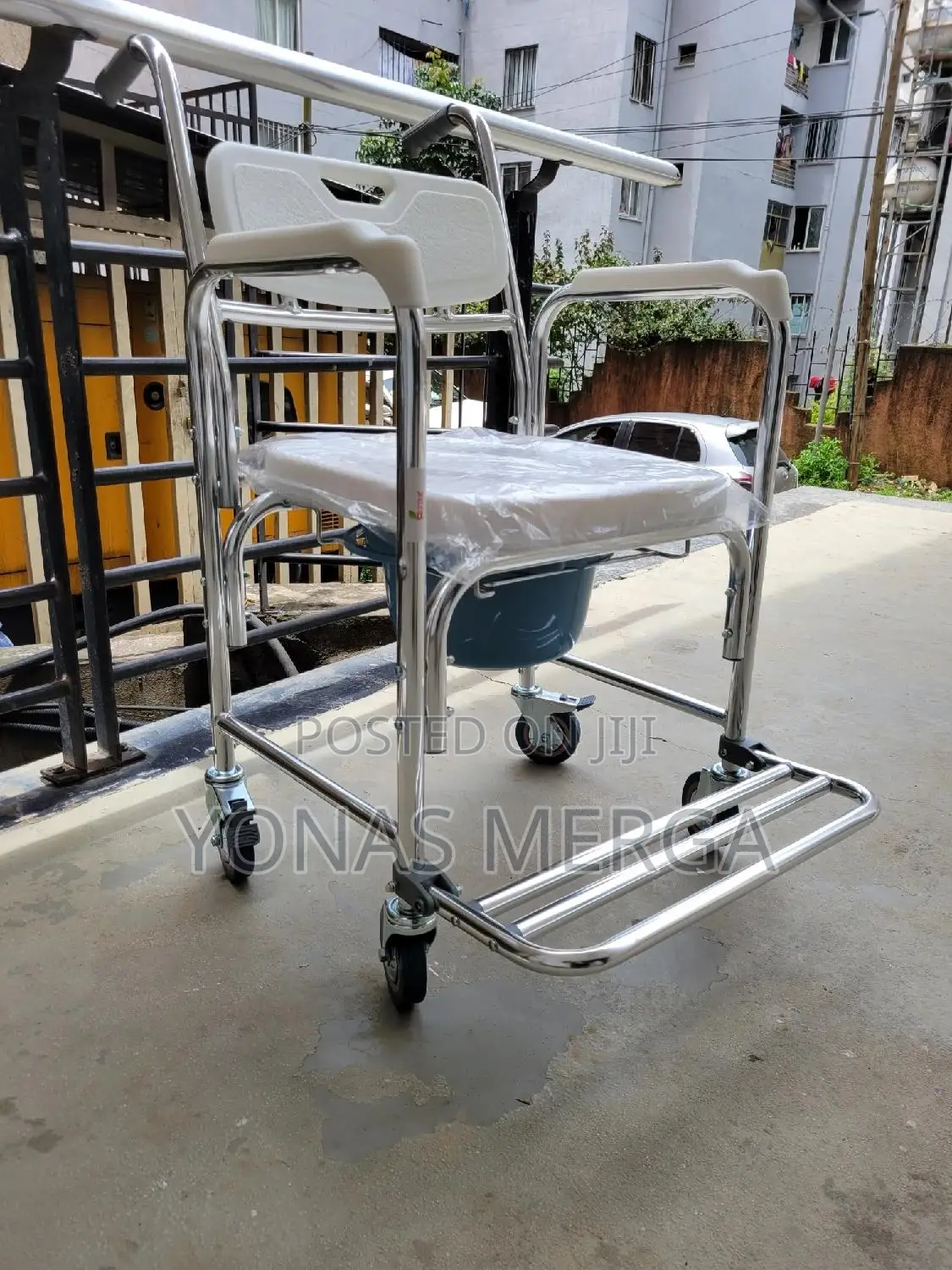 4-in-1 Multi-Function雀烇used as a Shower Chair窑擒commode Chair