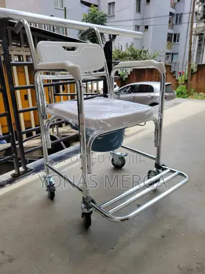 Photo - Commode Chair赶窗toilet Chair~ Plastic Backrest Can Remove