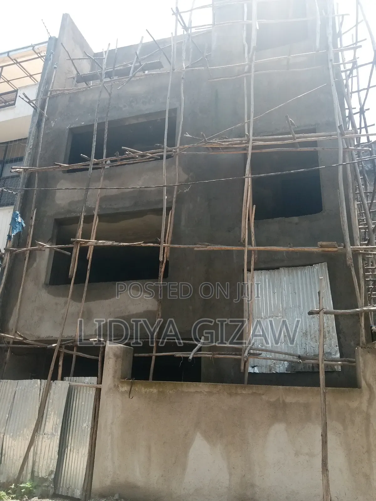 5bdrm House in Akaky Kaliti for sale