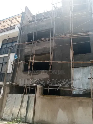 5bdrm House in Akaky Kaliti for sale