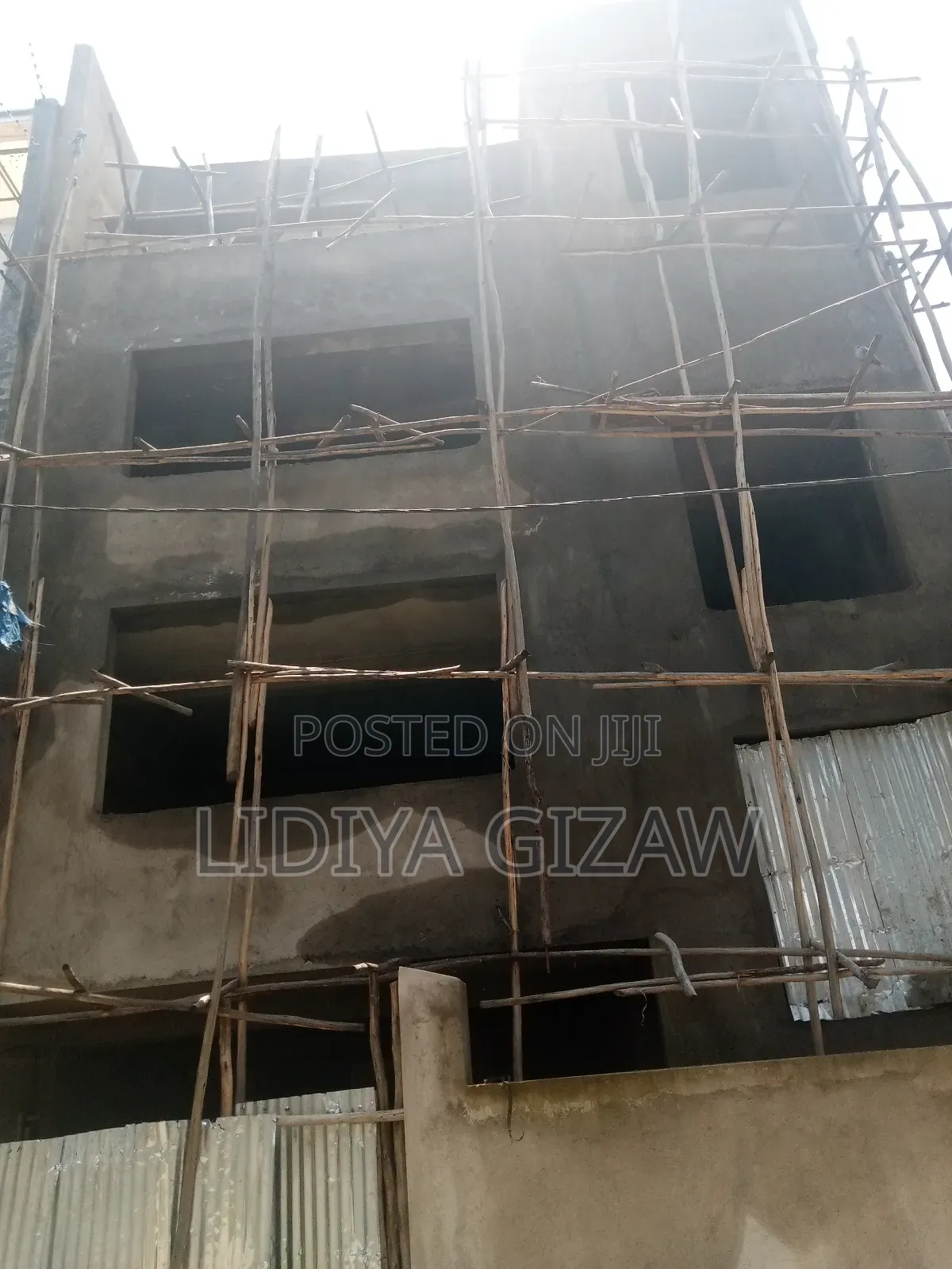 5bdrm House in Akaky Kaliti for sale