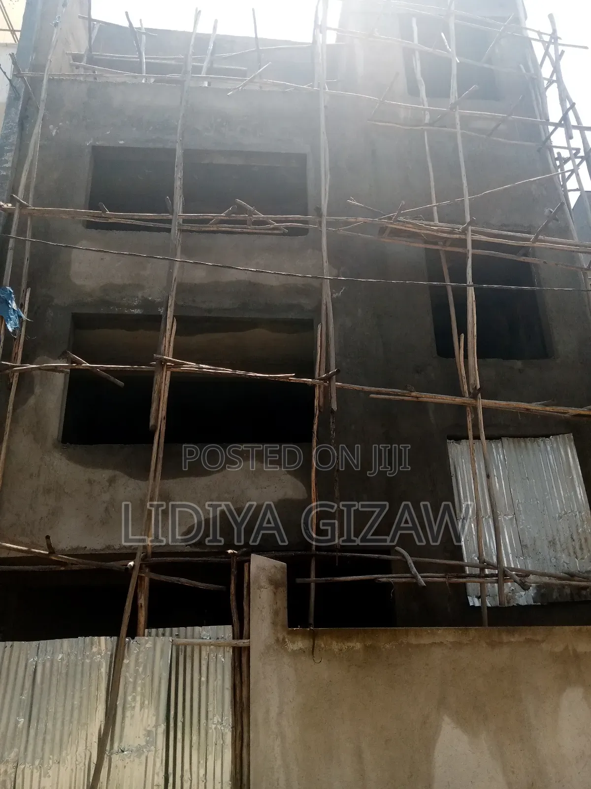 5bdrm House in Akaky Kaliti for sale