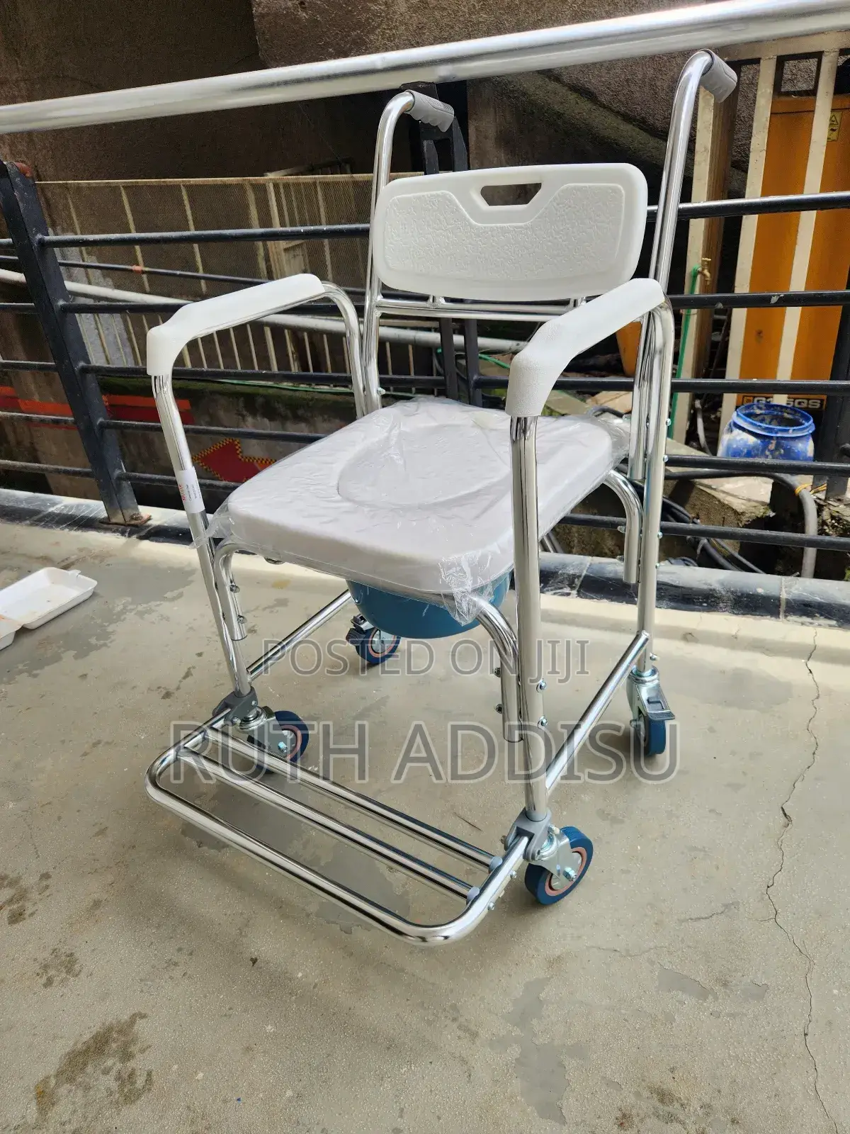 Wheelchair With Toilet Pan偏低commode Wheelchair筆下commode New