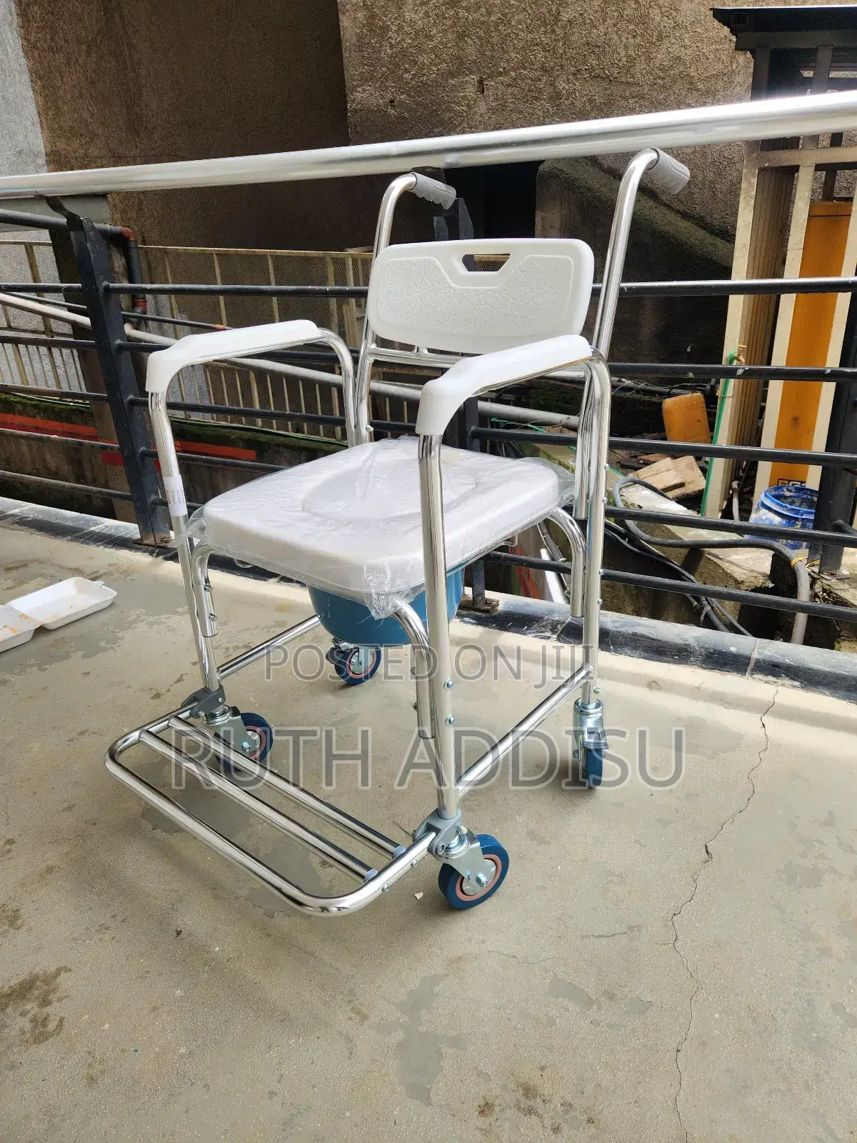Wheelchair L重要commode Wheelchair齁不wheelchair Commode New