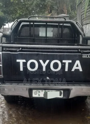 Toyota Hilux 2013 Gray