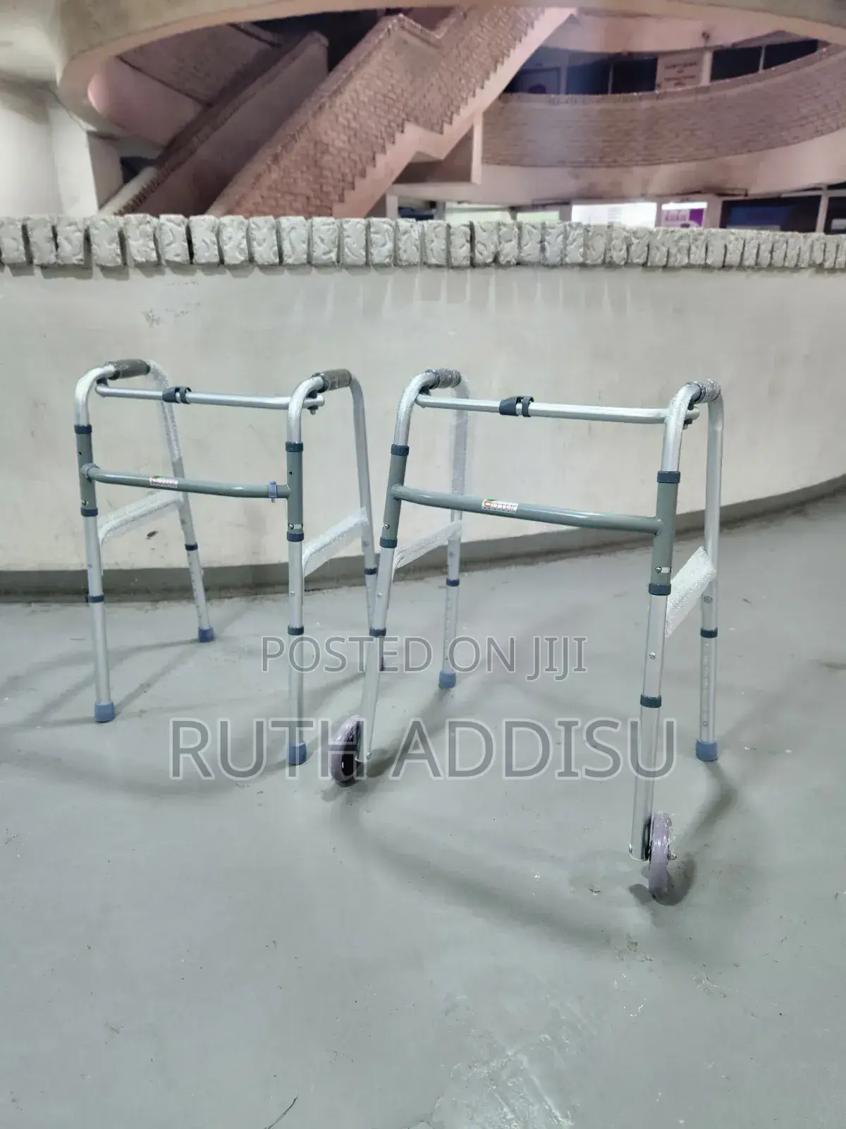 New Packed With or With Out Wheel Walker喬治walking Frame