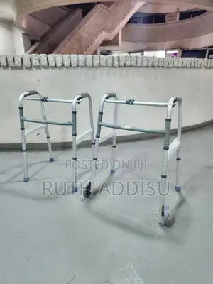 Photo - New Packed With or With Out Wheel Walker喬治walking Frame
