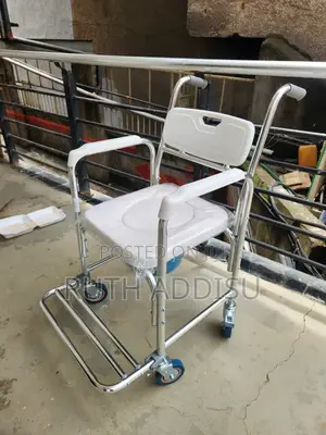 White Heavy Duty Brand New Commode Wheelchair肇因wheelchair