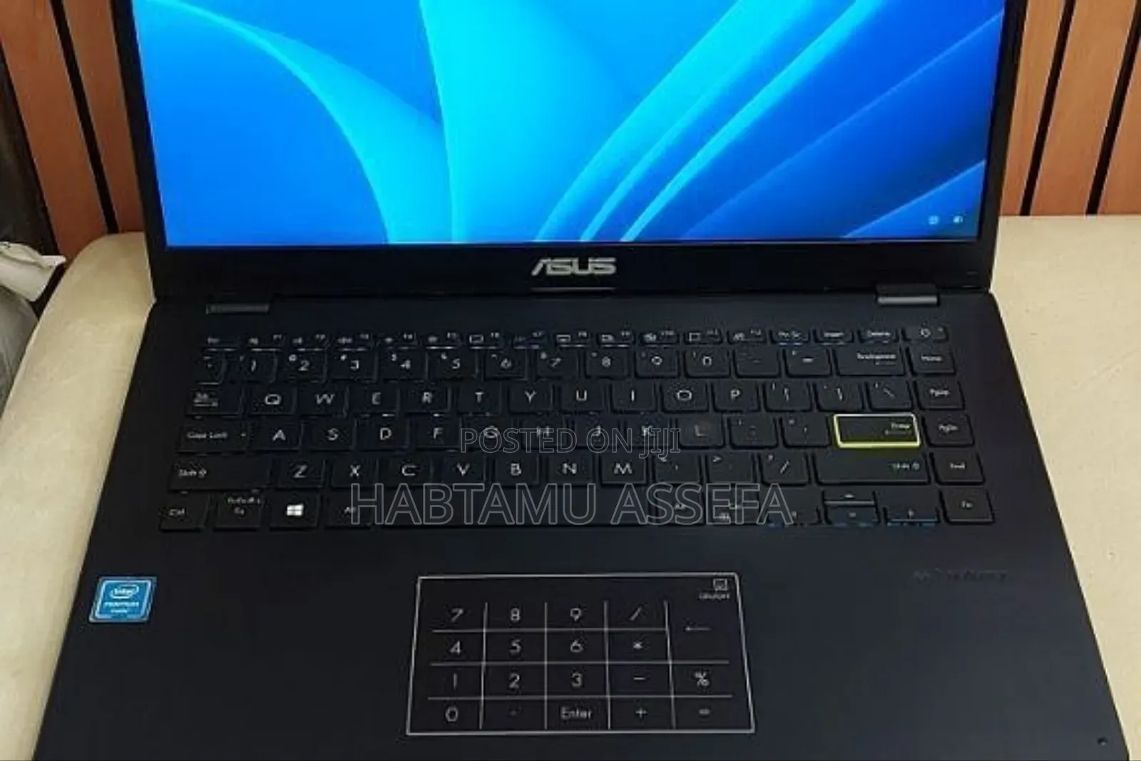 Laptop Asus VivoBook 15 X505BA 4GB Intel Core M HDD 128GB