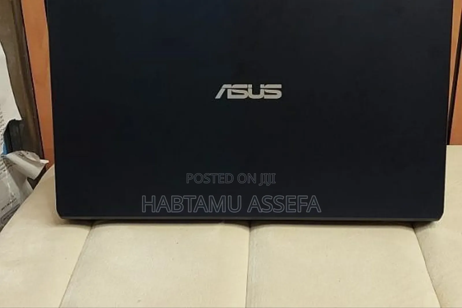 Laptop Asus VivoBook 15 X505BA 4GB Intel Core M HDD 128GB