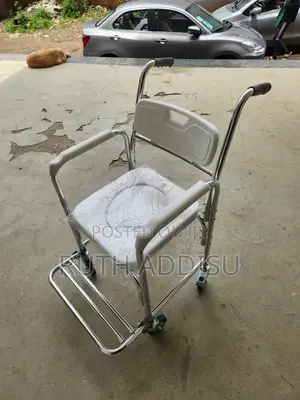 Photo - Wheelchair盎是wheelchair永久wheelchair Commode袸菼toilet Whelchair