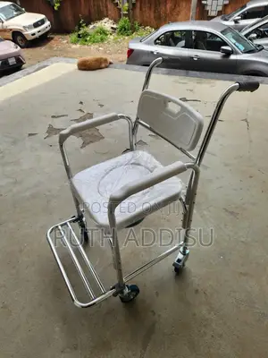 Photo - Wheelchair重新commode Wheelchair肇興toilet Seat Wheelchair New