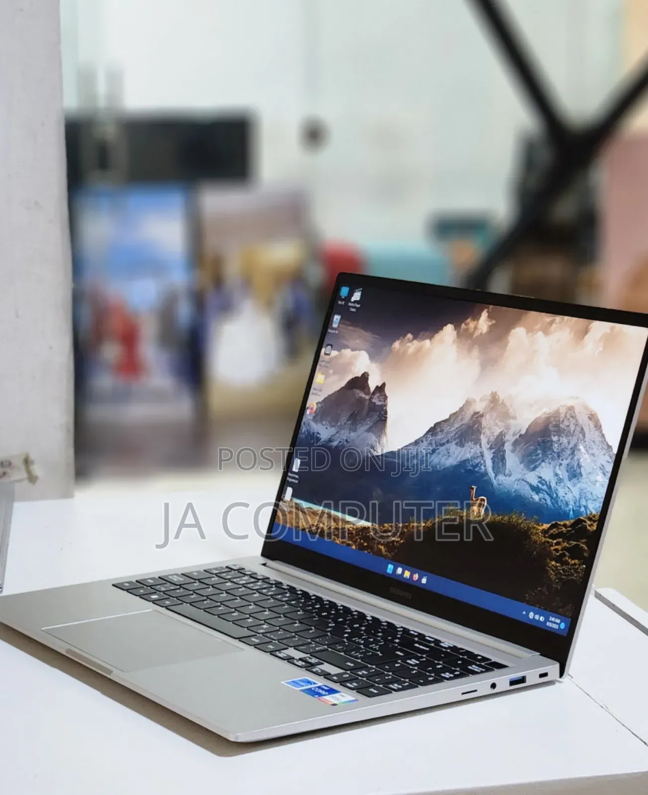 New Laptop Samsung NP-X360 8GB Intel Core I5 SSD 256GB