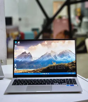 New Laptop Samsung NP-X360 8GB Intel Core I5 SSD 256GB