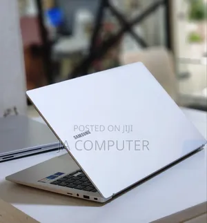 New Laptop Samsung NP-X360 8GB Intel Core I5 SSD 256GB