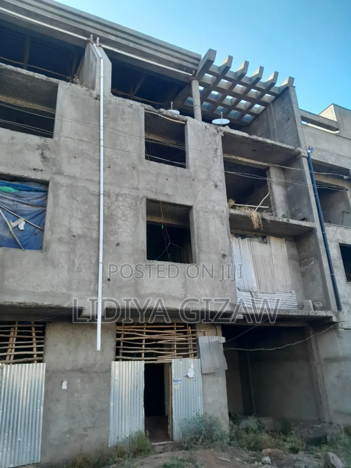 5bdrm House in Akaky Kaliti for sale