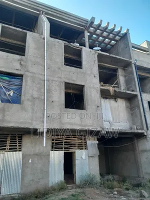 5bdrm House in Akaky Kaliti for sale