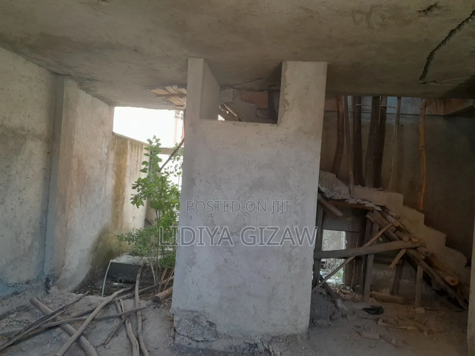 5bdrm House in Akaky Kaliti for sale
