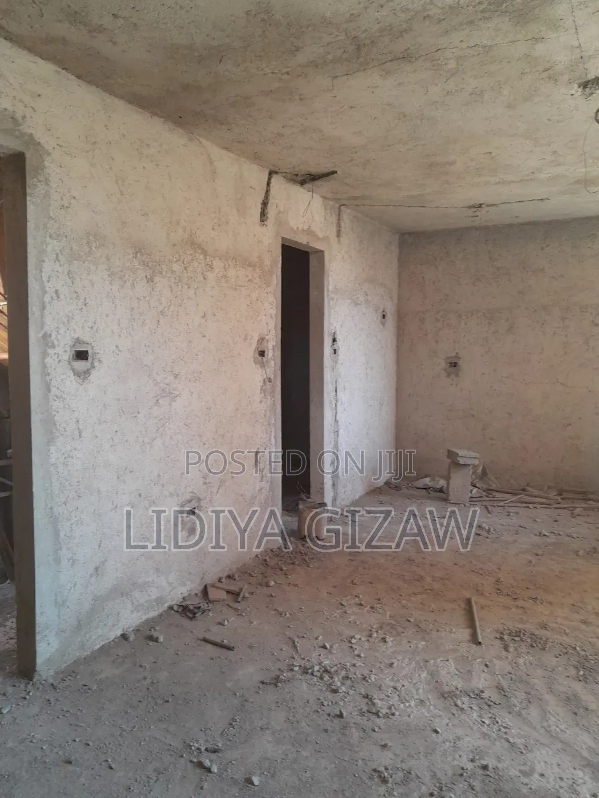 5bdrm House in Akaky Kaliti for sale