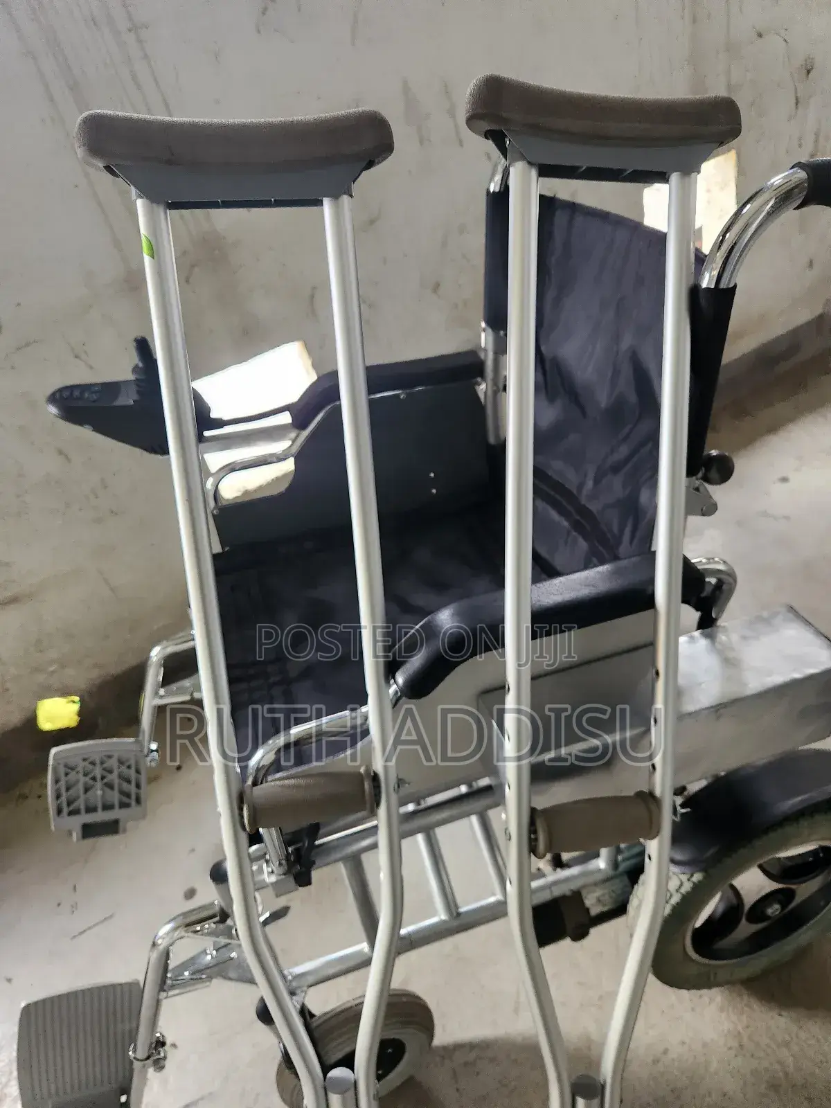 Axillary Bilateral Crutches墳場axillary Crutches堵塞crutches New