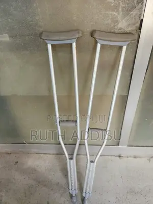 Photo - Axillary Bilateral Crutches朱槿axillary Crutches New狡詐crutches