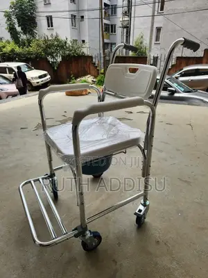 Brand New Wheelchair䐭你commode Wheelchair爪子wheelchair Poty