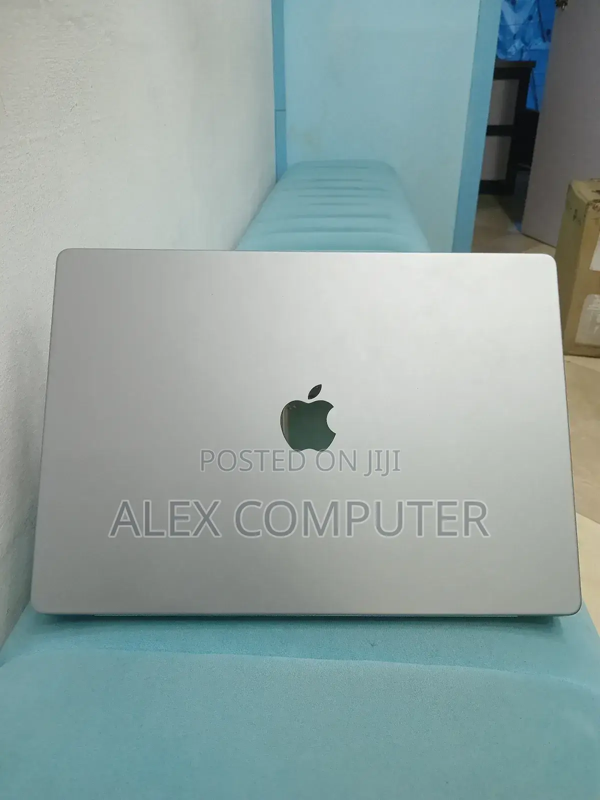 New Laptop Apple MacBook Pro M1 16GB Apple M1 Pro SSD 512GB