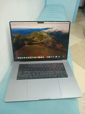 New Laptop Apple MacBook Pro M1 16GB Apple M1 Pro SSD 512GB