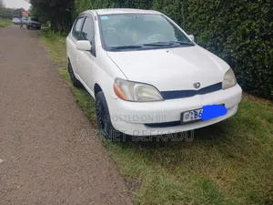 Toyota Platz 1.0 FWD 2001 White