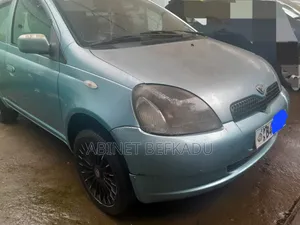 Photo - Toyota Vitz 1.0 FWD 5dr 2001